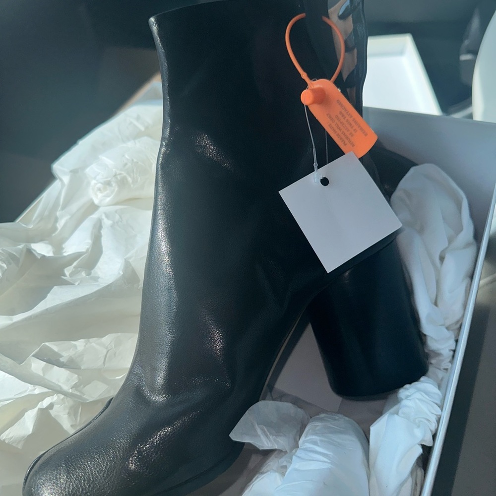SOLD DO NOT BUY * Maison Margiela Tabi Boots